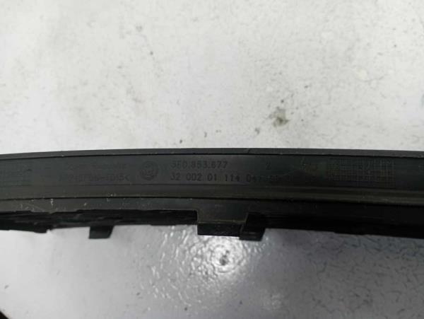 GRILLE DE PARE CHOC AVANT CENTRE SKODA - Vue 2